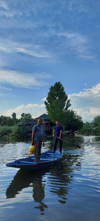 Green View Group Of Houseboats Srīnagar Rum bild
