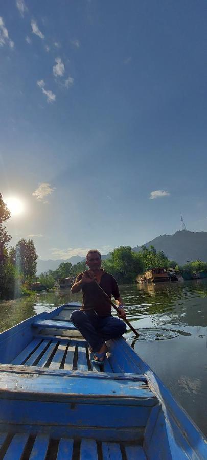 Green View Group Of Houseboats Hotell Srīnagar Exteriör bild